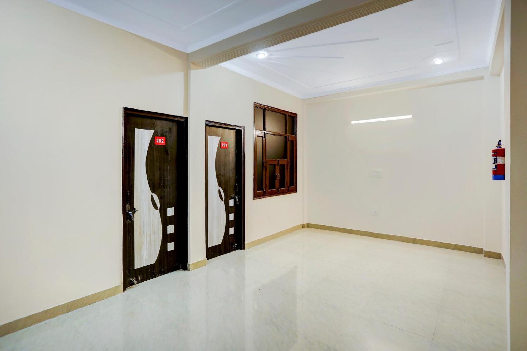 Hotel O Pari Hotel กาเซียบัด ภายนอก รูปภาพ